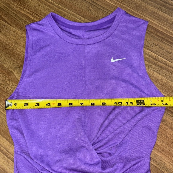 Nike cropped twist purple workout tank EUC - Picture 6 of 6